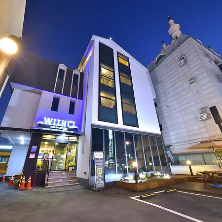 With U Hotel & Guesthouse Sokcho Exterior foto