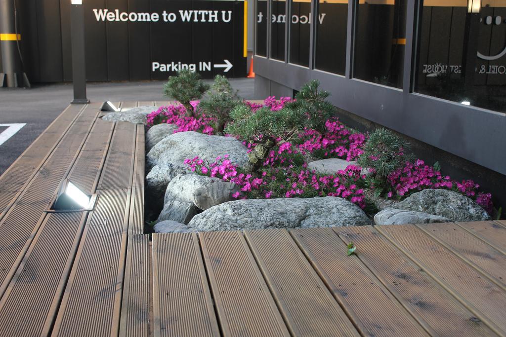 With U Hotel & Guesthouse Sokcho Exterior foto
