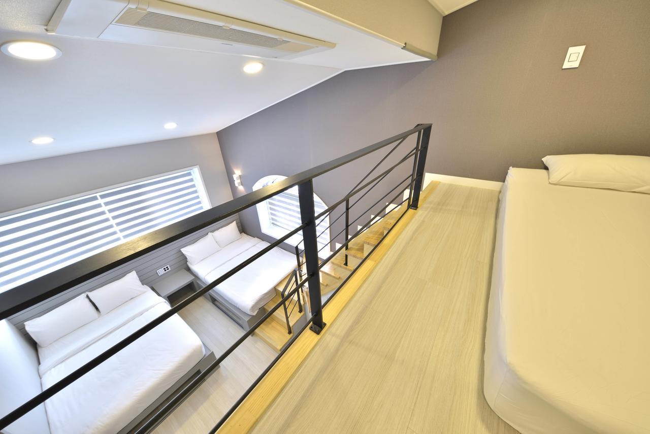 With U Hotel & Guesthouse Sokcho Exterior foto