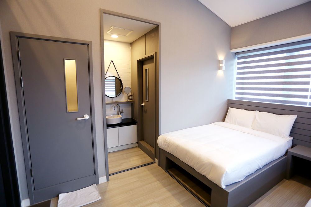 With U Hotel & Guesthouse Sokcho Exterior foto